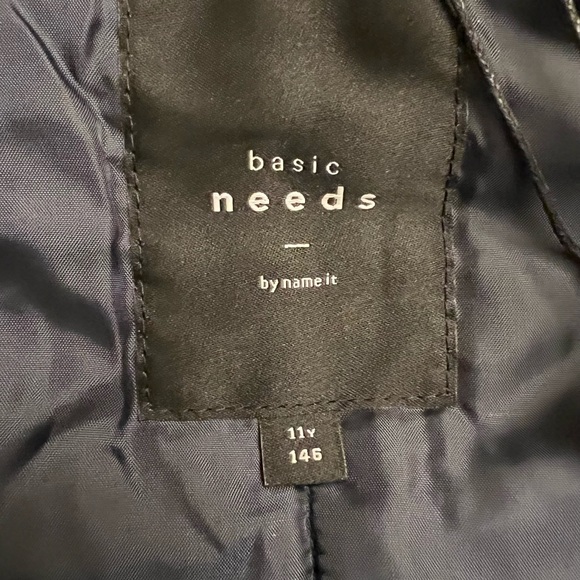 Girls Light Puffer Jacket size 11y - New With Tags. - Picture 6 of 8